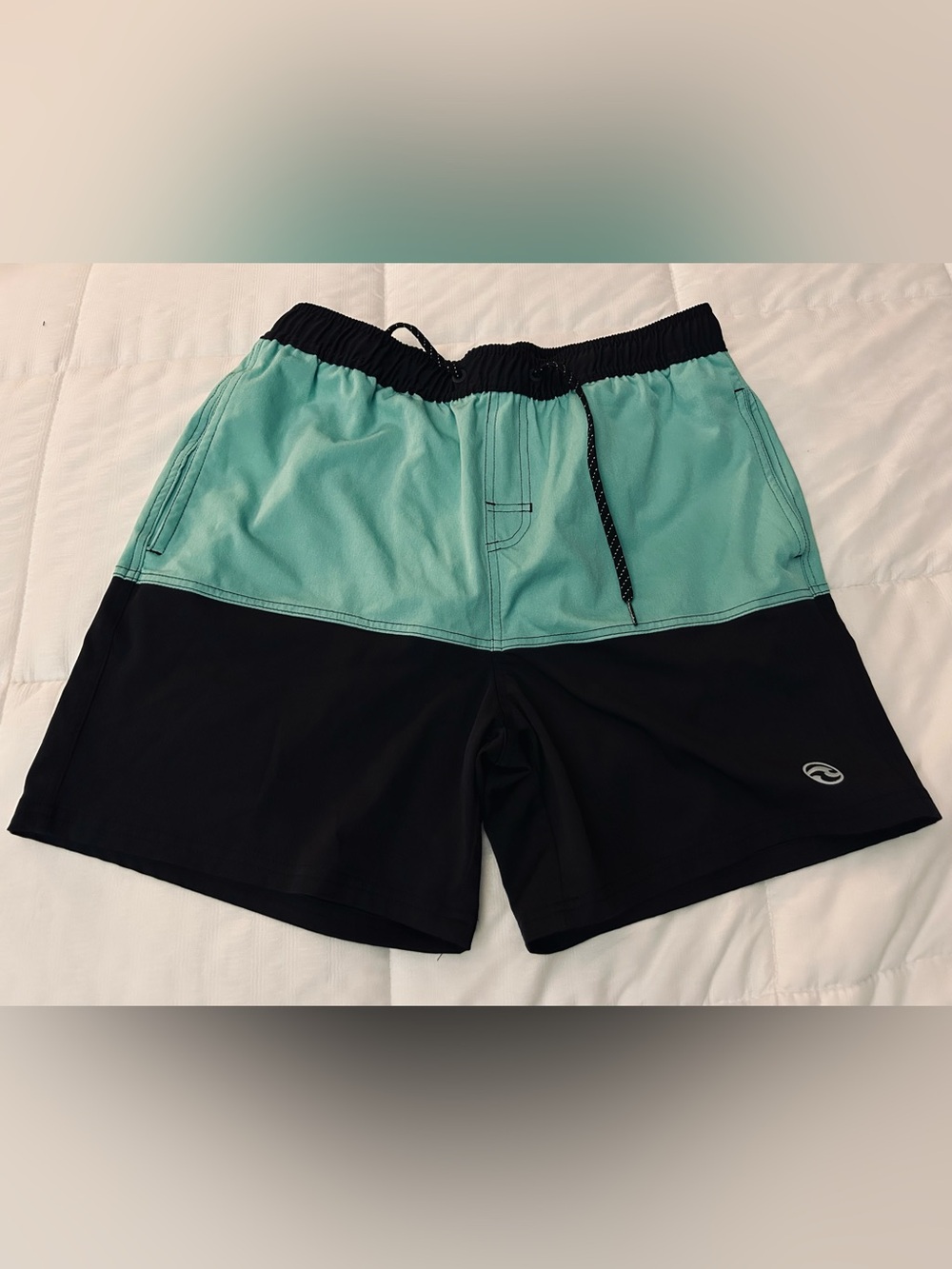 Ocean Current Two-Tone Mint Green and Black Swim Trunks-Size Large-5” Inseam